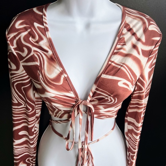 Brown marble crop top size small - Picture 3 of 4